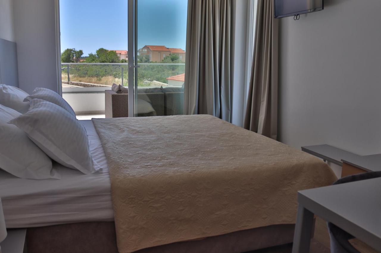 Villa Cala, Hotel Rooms&Apartments Novalja Exterior foto